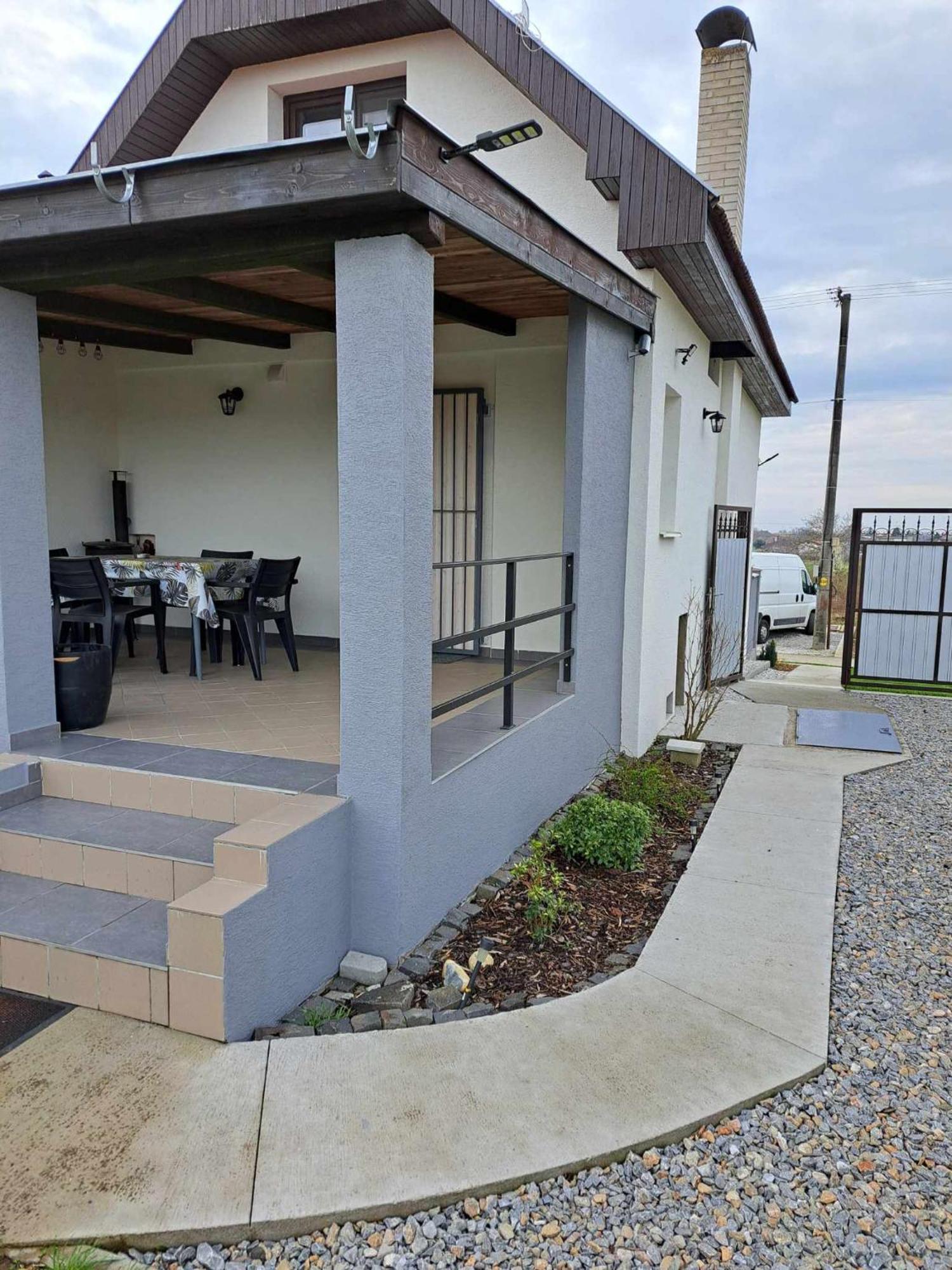 Grapeline Guesthouse Chotin Luaran gambar
